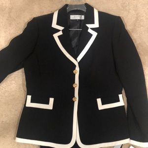 Brand New! Women’s Pant Suit.